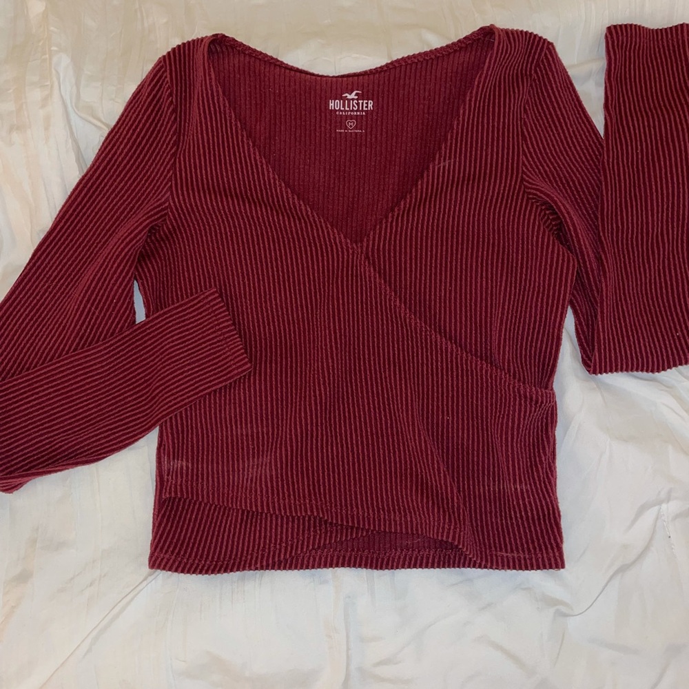 Medium cropped red hollister long sleeve